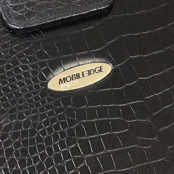 Mobile Edge bring on laptop hardcase bag, 17 inch laptop case - Picture 2 of 11